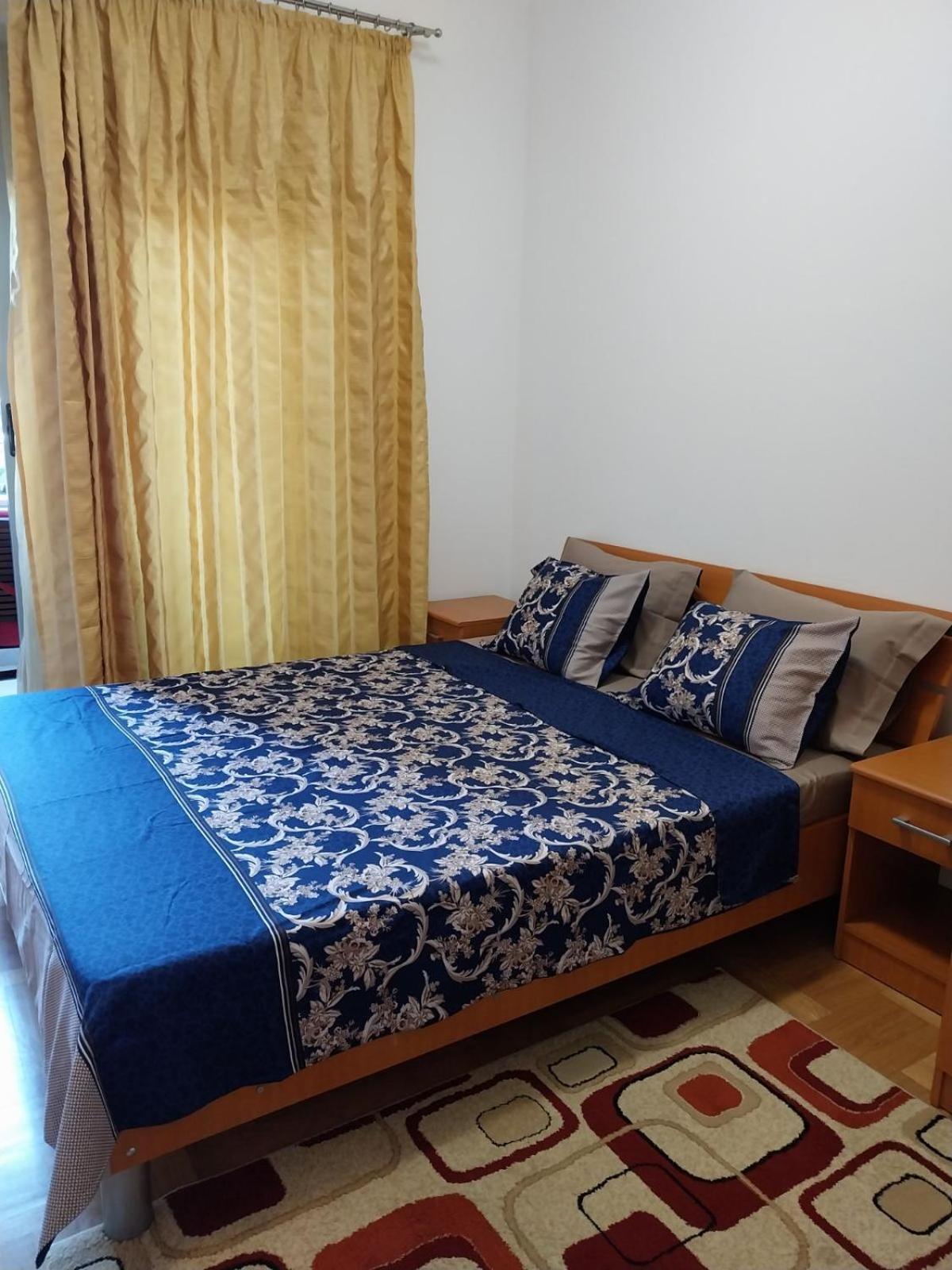Apartman D&p With Garage Apartment