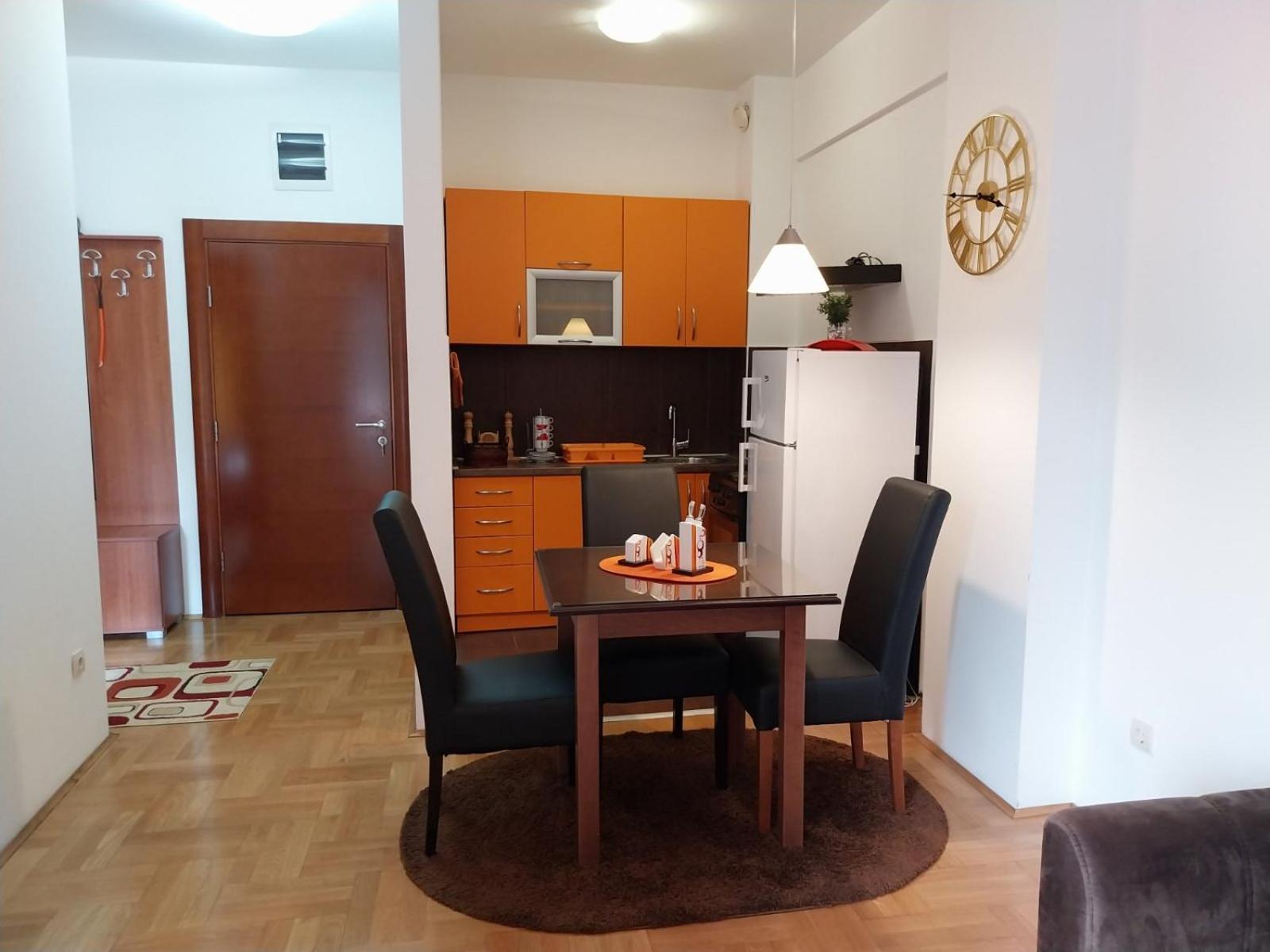 Apartment Apartman D&p With Garage Budva